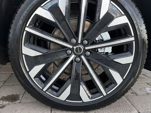 New 2026 Volvo XC60 B5 Ultra w/ Protection Package Premier image 7