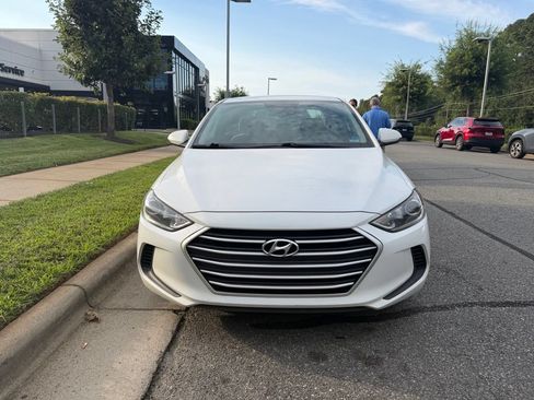 Used 2017 Hyundai Elantra SE FWD image 5