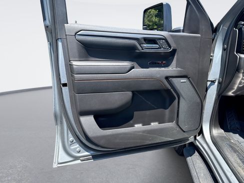 Used 2023 GMC Sierra 1500 AT4 w/ AT4 Premium Package AWD/4WD image 9