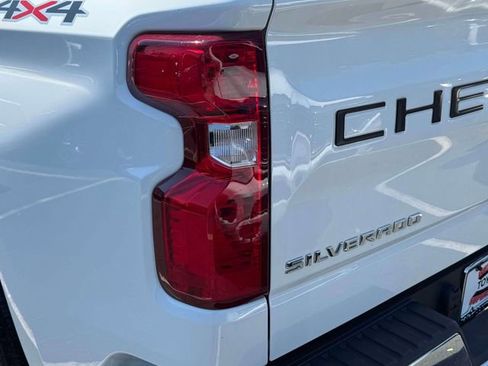 Used 2024 Chevrolet Silverado 1500 LT AWD/4WD image 12