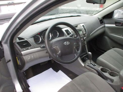 Used 2010 Hyundai Sonata GLS image 6
