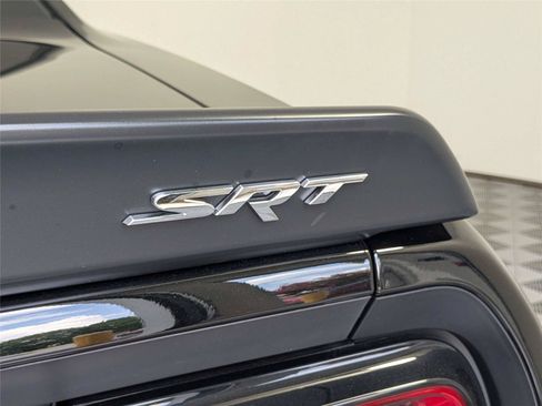 Used 2016 Dodge Challenger SRT Hellcat RWD image 9