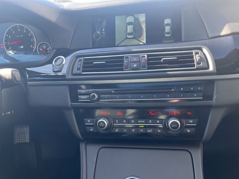Used 2013 BMW M5 image 22