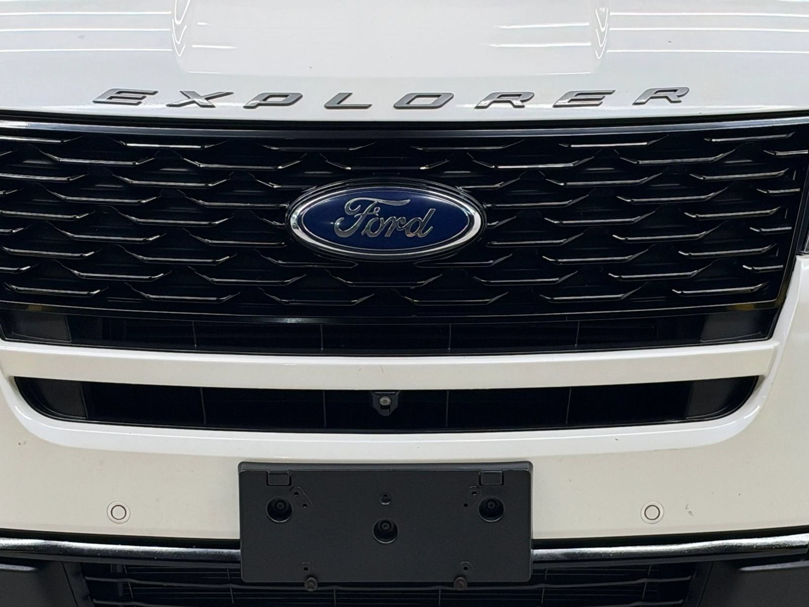 Used 2018 Ford Explorer Sport w/ Equipment Group 401A AWD/4WD image 5