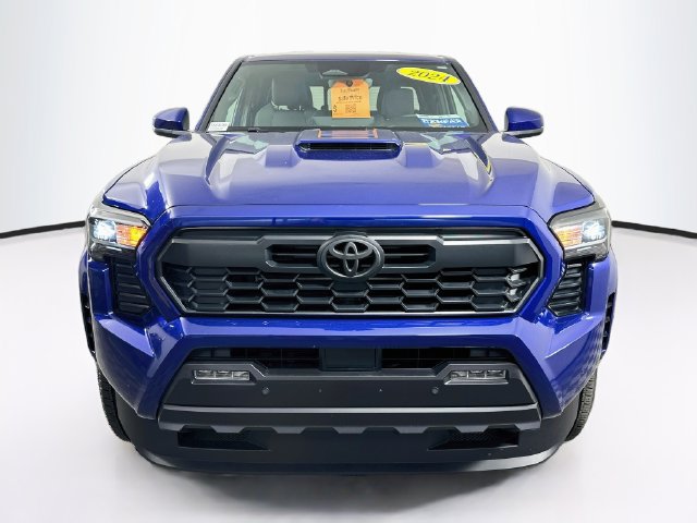 Used 2024 Toyota Tacoma TRD Sport w/ TRD Sport Upgrade Package AWD/4WD image 2