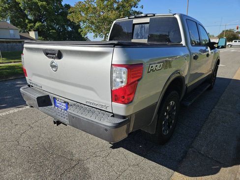 Used 2018 Nissan Titan PRO-4X w/ Pro-4x Convenience Package AWD/4WD image 6