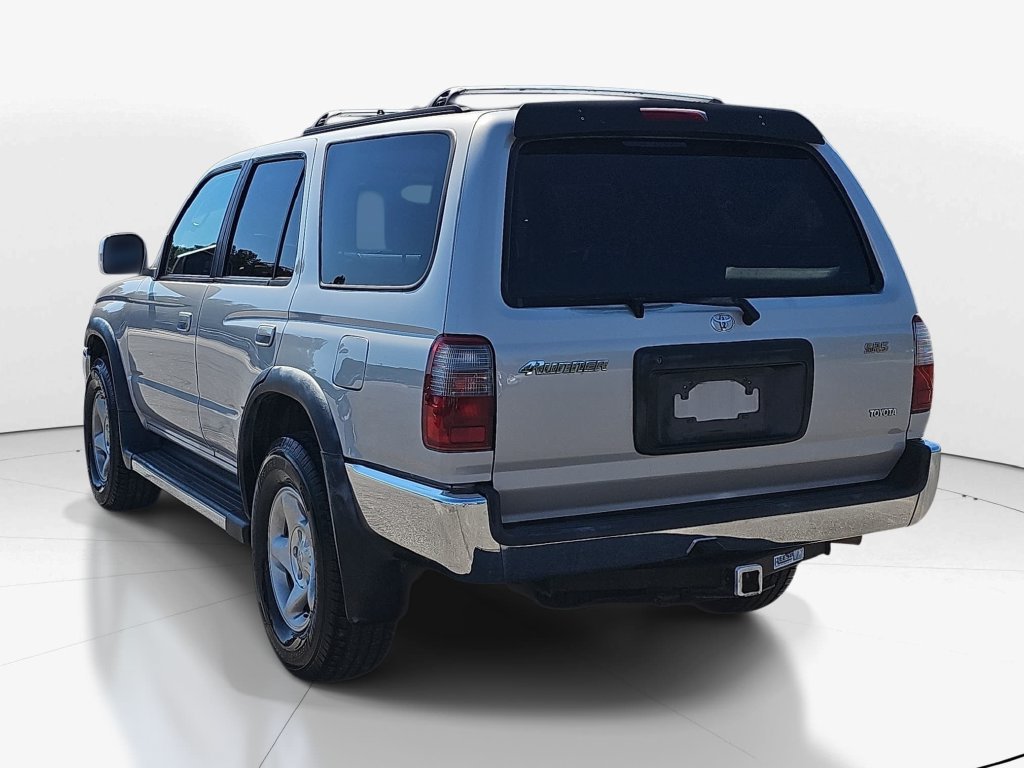 Used 2000 Toyota 4Runner SR5 RWD image 9