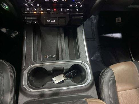 Used 2021 Chevrolet Silverado 1500 High Country w/ Technology Package AWD/4WD image 23