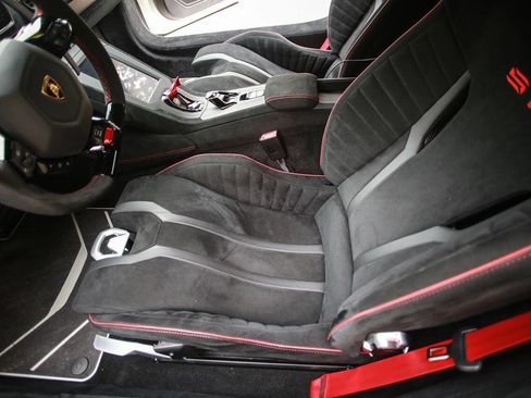 Used 2023 Lamborghini Huracan STO RWD image 27