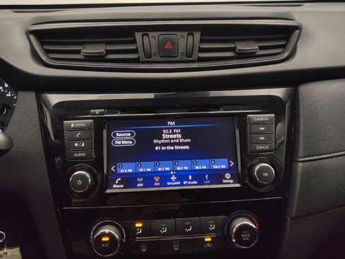 Used 2020 Nissan Rogue S AWD/4WD image 25