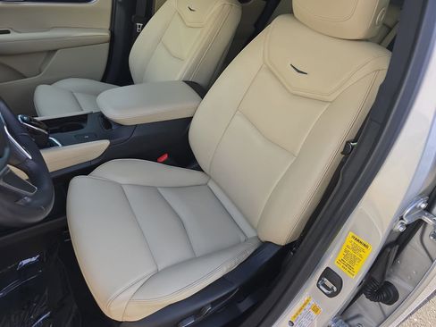 Used 2018 Cadillac XT5 FWD image 19