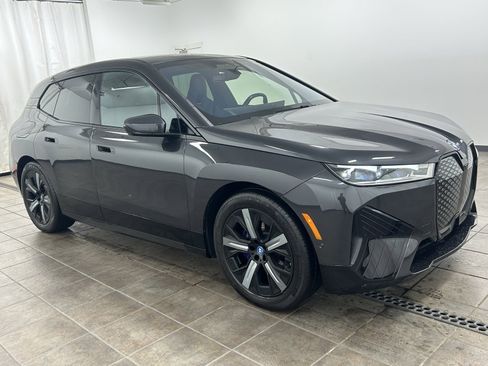 Used 2023 BMW iX xDrive50 w/ Premium Package image 6