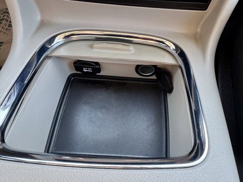 Used 2015 Dodge Grand Caravan SXT w/ UConnect Hands-Free Group image 30