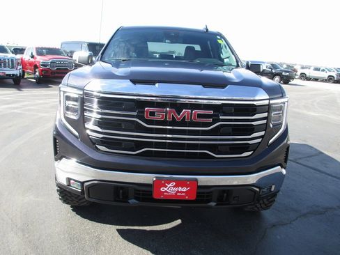 Used 2022 GMC Sierra 1500 SLT image 10