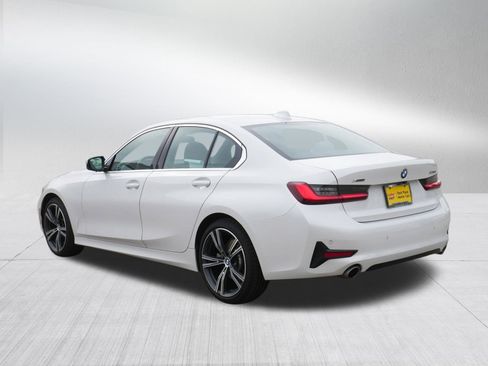 Used 2022 BMW 330i xDrive Sedan w/ Driving Assistance Package image 5