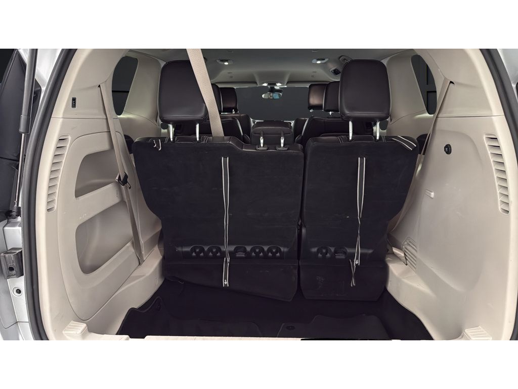 Used 2024 Chrysler Pacifica Touring-L FWD image 27
