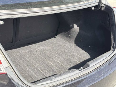 Used 2012 Hyundai Elantra GLS image 12