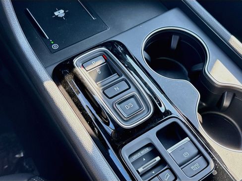 Used 2025 Honda Pilot EX-L image 17