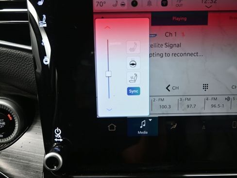 Used 2024 Jeep Wagoneer L Series II w/ Flexible Seating Group image 22