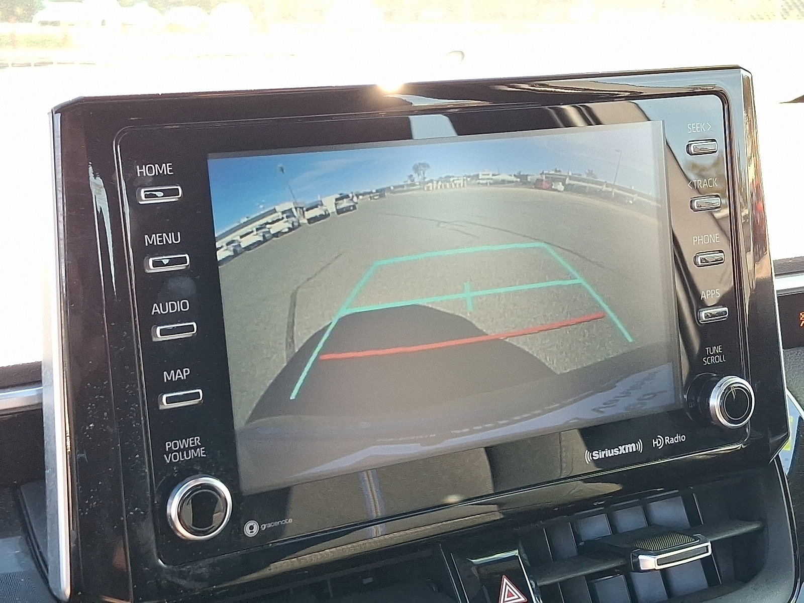 Used 2020 Toyota Corolla SE w/ SE Premium Package FWD image 19