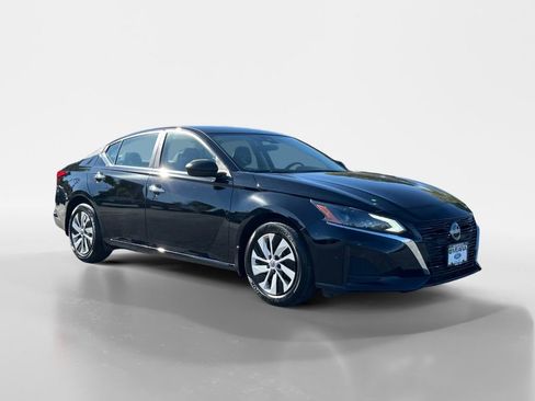 Used 2024 Nissan Altima 2.5 S image 8