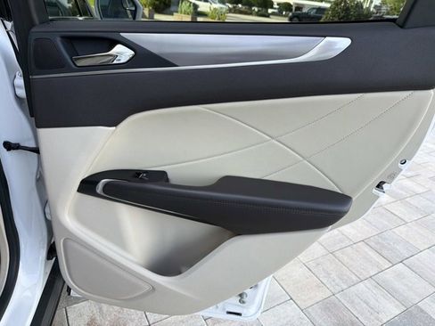 Certified 2019 Lincoln MKC Premiere image 22