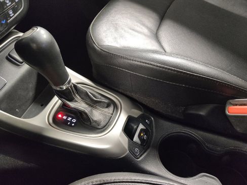 Used 2021 Jeep Compass Latitude FWD image 26