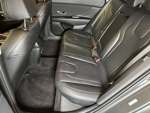 Used 2024 Hyundai Elantra Limited image 20