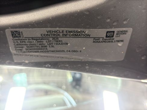 Used 2025 Chevrolet Equinox LT w/ Convenience Package II image 38