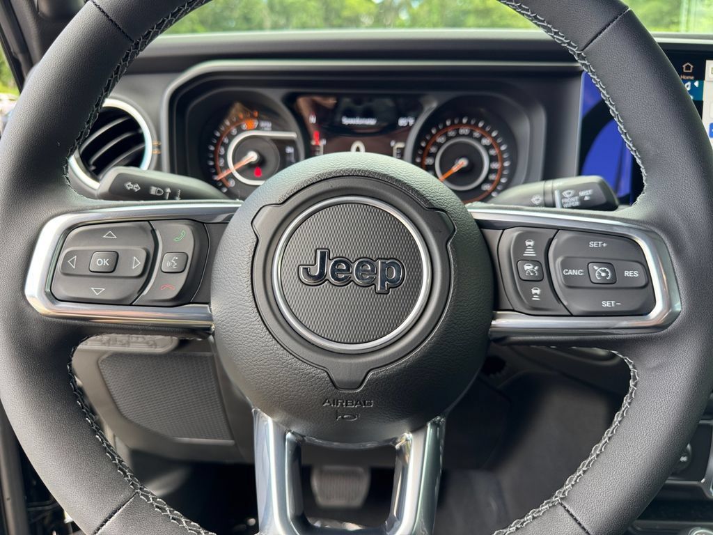 New 2025 Jeep Wrangler Unlimited Sahara AWD/4WD image 21