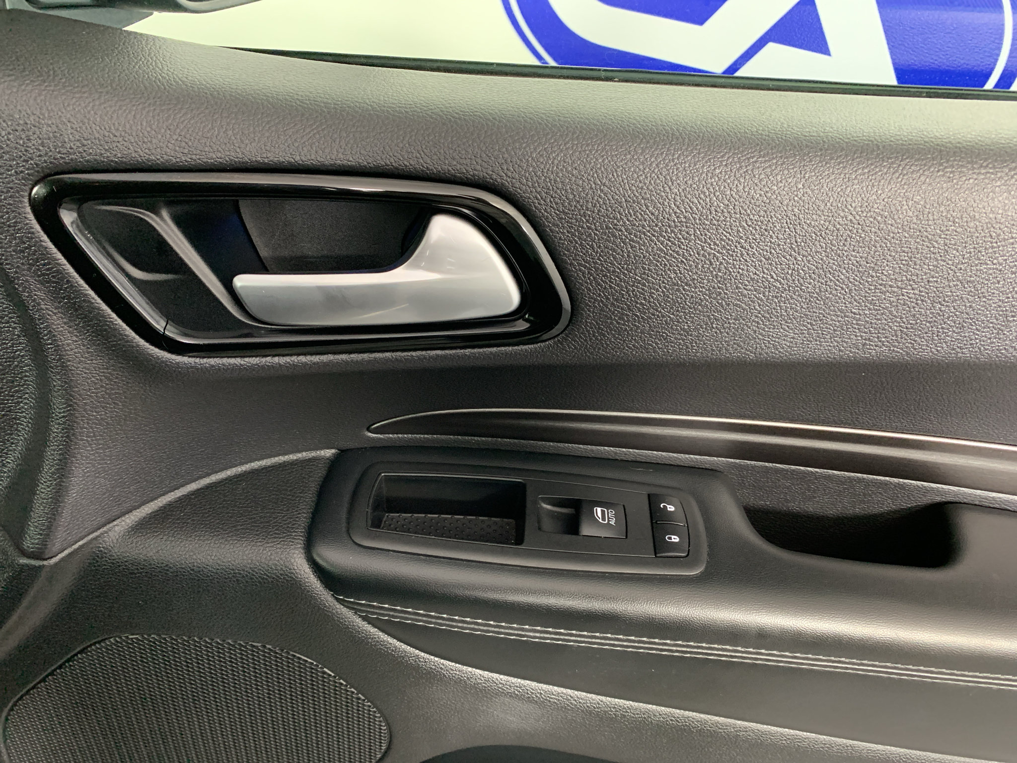 Used 2023 Dodge Durango SXT RWD image 37