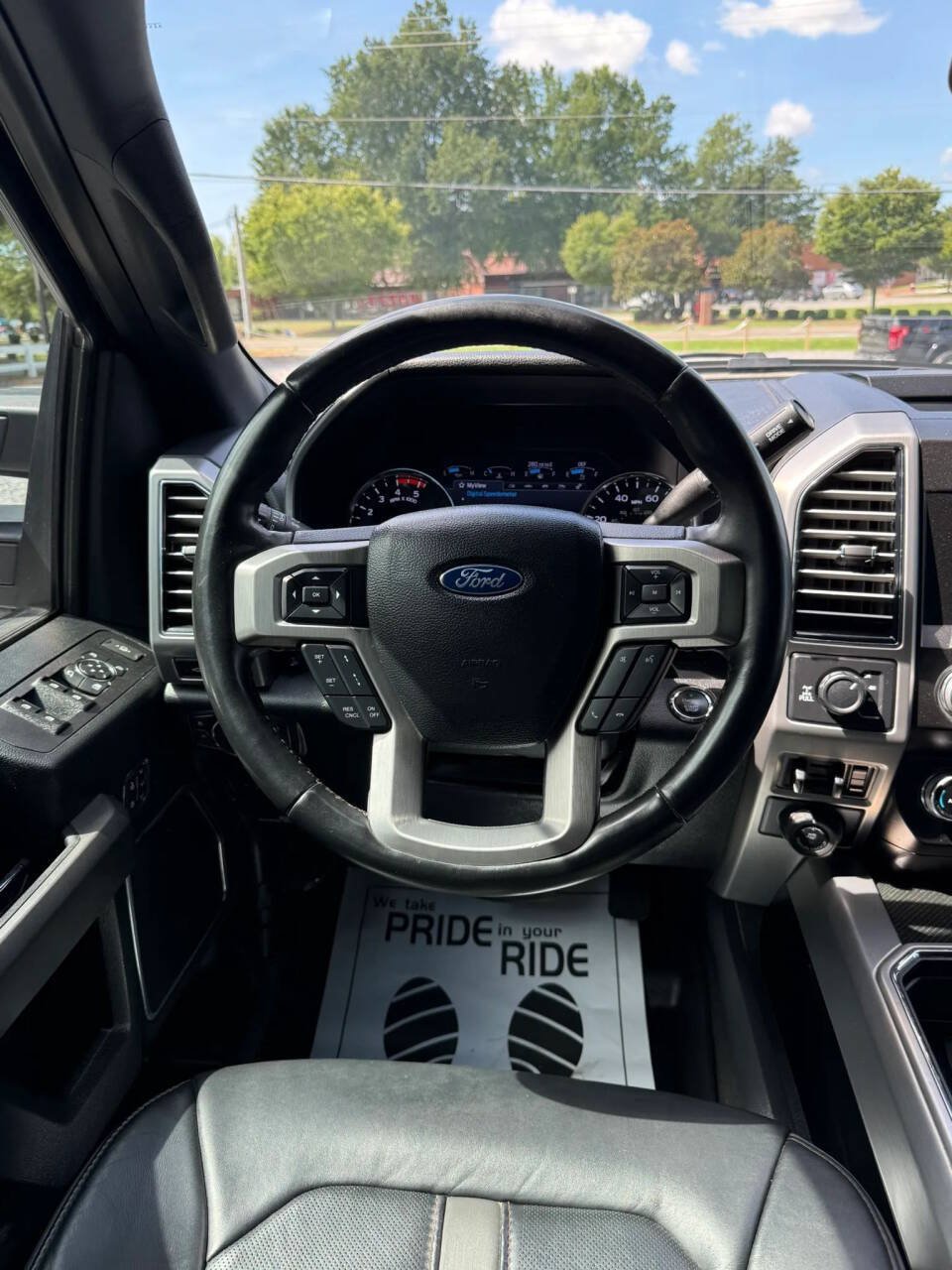 Used 2021 Ford F250 Platinum w/ FX4 Off-Road Package AWD/4WD image 28