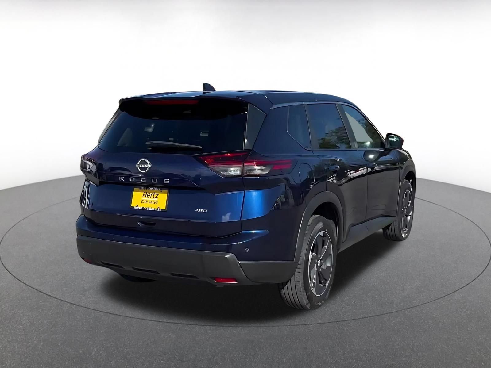 Used 2025 Nissan Rogue SV AWD/4WD image 13