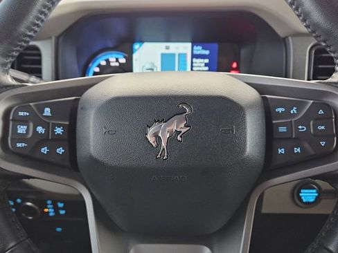 Used 2024 Ford Bronco Wildtrak image 14