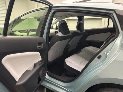 Used 2016 Toyota Prius Two image 6