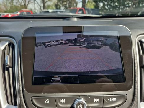 Used 2022 Chevrolet Malibu LS FWD image 28