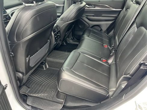 Certified 2025 Jeep Grand Cherokee Limited w/ Luxury Tech Group II AWD/4WD image 26