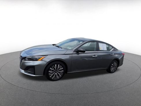 Used 2025 Nissan Altima 2.5 SV image 7