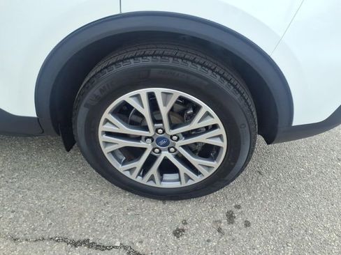 Certified 2022 Ford Escape SEL AWD/4WD image 11