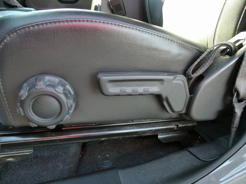 Used 2020 Jeep Wrangler Unlimited Sahara image 21