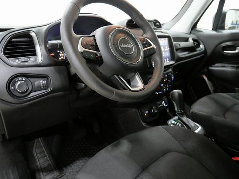 Certified 2023 Jeep Renegade Latitude image 11