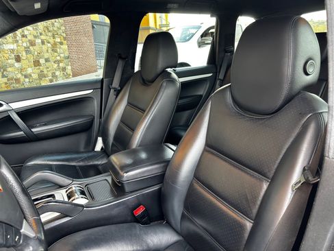 Used 2008 Porsche Cayenne Turbo image 31