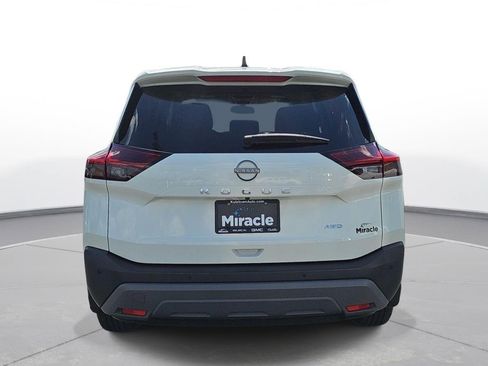 Used 2023 Nissan Rogue S AWD/4WD image 7