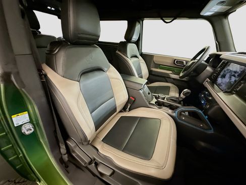 Used 2023 Ford Bronco Wildtrak image 29