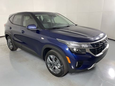 Used 2026 Kia Seltos LX image 2