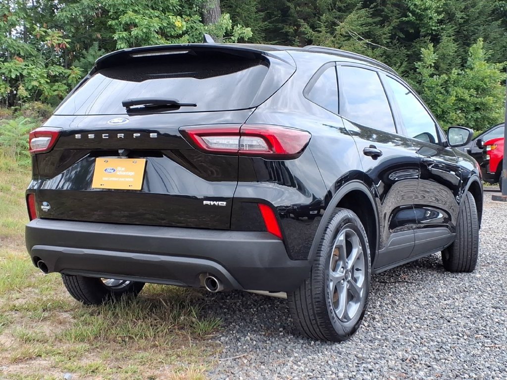 Certified 2025 Ford Escape ST-Line AWD/4WD image 4