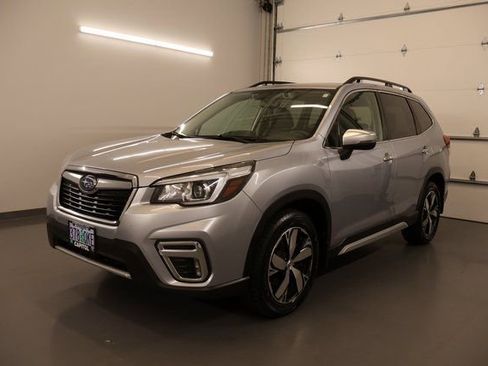 Used 2019 Subaru Forester Touring AWD/4WD image 5