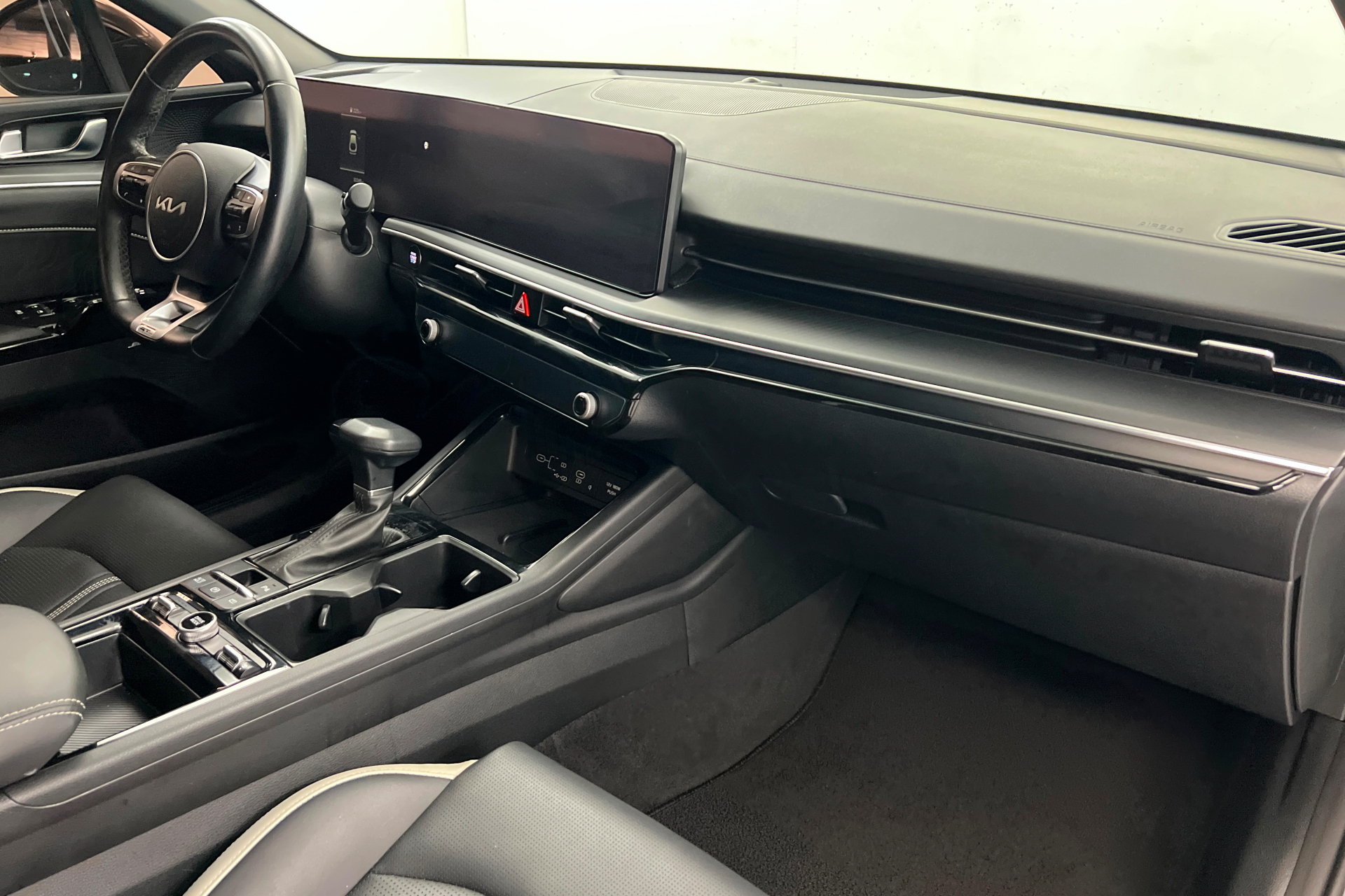 Used 2025 Kia K5 GT-Line w/ GT-Line Premium Package FWD image 23
