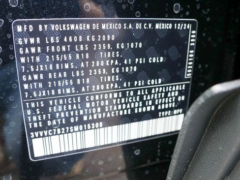 Certified 2025 Volkswagen Taos SE image 41