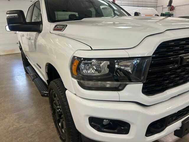 Used 2024 RAM 2500 Big Horn w/ Night Edition AWD/4WD image 3